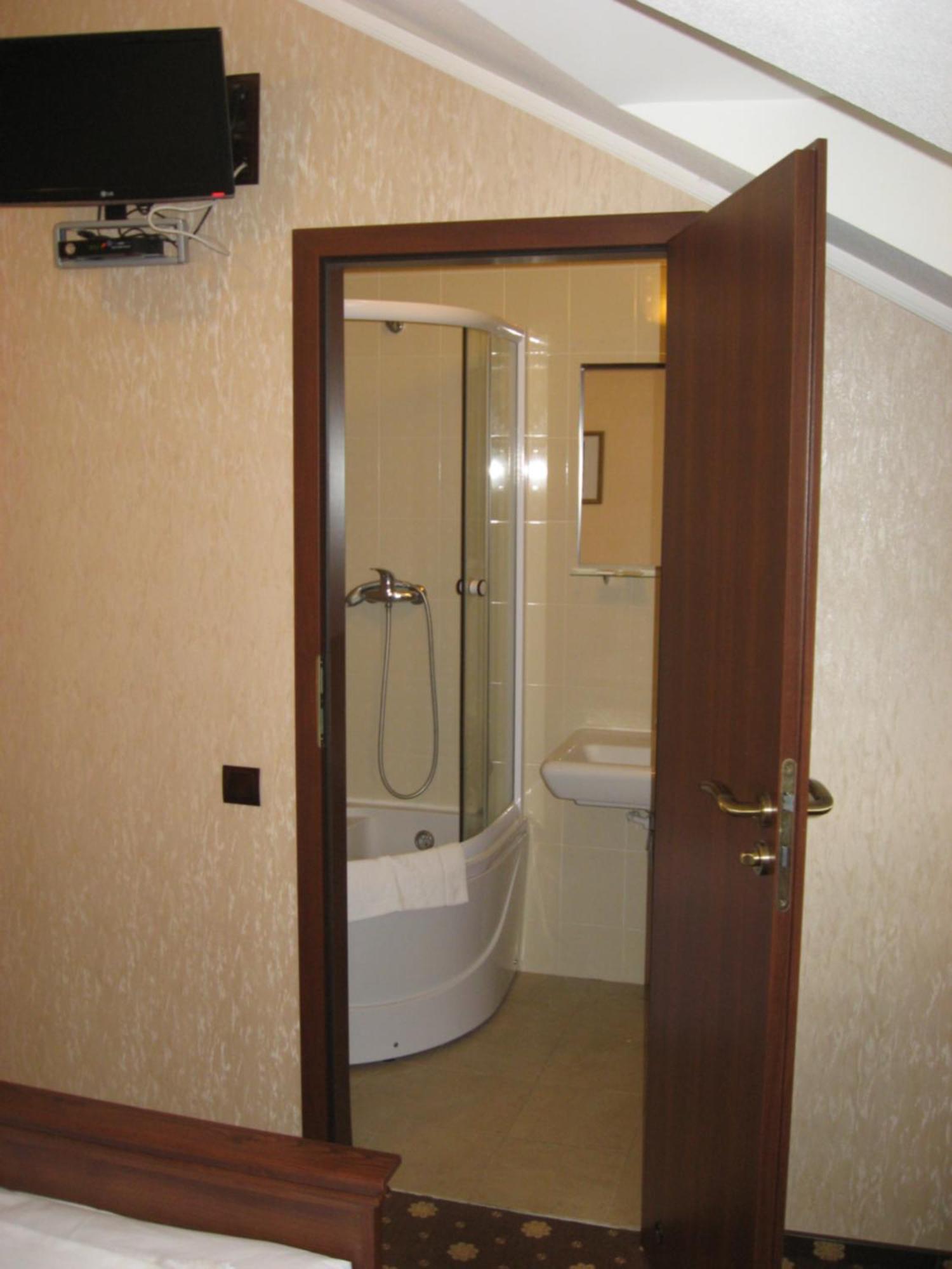 Shato Paradis Hotel Irpin Quarto foto