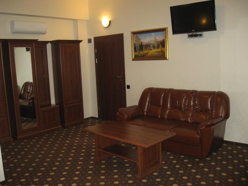 Shato Paradis Hotel Irpin Quarto foto