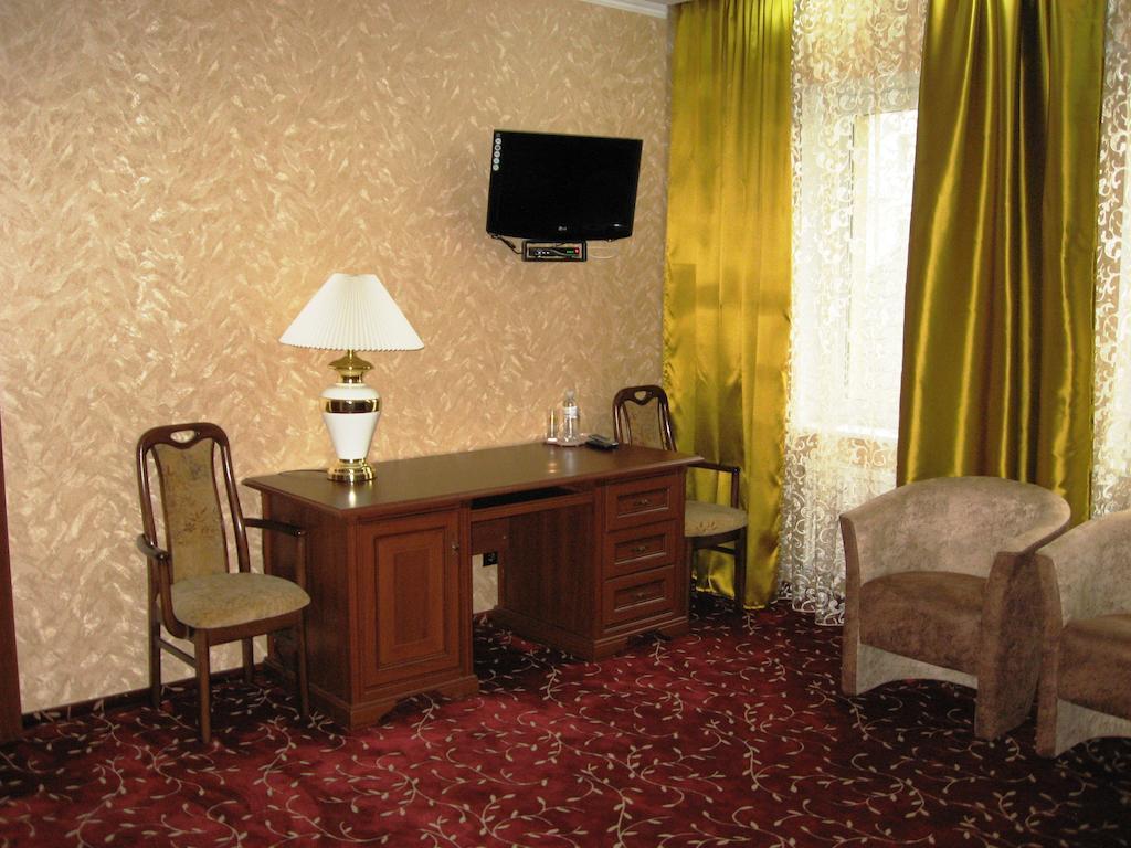 Shato Paradis Hotel Irpin Quarto foto