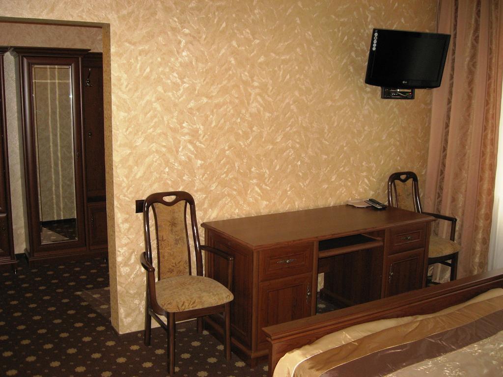 Shato Paradis Hotel Irpin Quarto foto